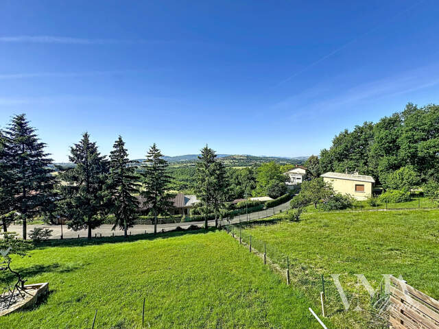Lozanne   Maison à rénover avec un terrain et beau potentiel — photo du bien