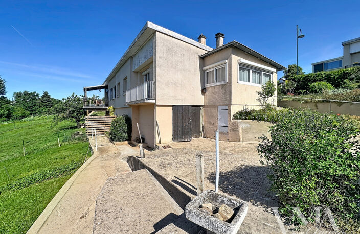 Lozanne   Maison à rénover avec un terrain et beau potentiel — photo 2