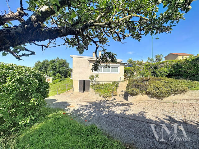 Lozanne   Maison à rénover avec un terrain et beau potentiel — photo du bien