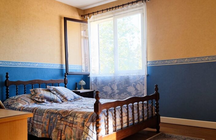 Maison individuelle sur grand terrain, à Celles sur Plaine — photo 4