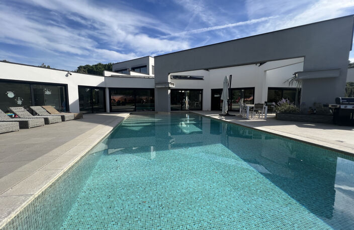 ST CYR AU MT D'OR - Maison d'architecte de 353m2 sur 3000m2 de terrain — photo 4