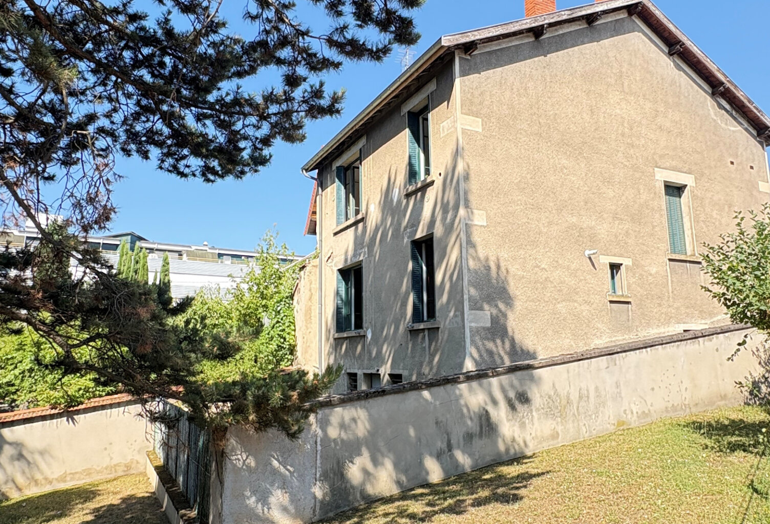 Roanne centre, Maison de ville de 145m2 à rénover — photo 1