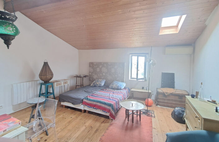 À VENDRE - CHARMANTE MAISON DE VILLAGE RENOVEE - SAUVE — photo 3