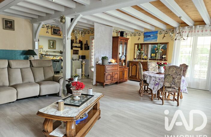 Vente Maison/villa 9 pièces — photo 2
