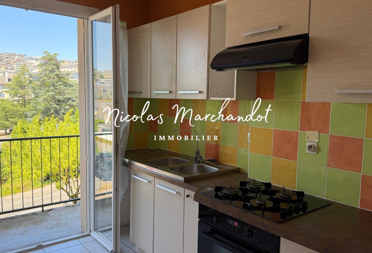 T4 avec ascenseur, garage et balcons — photo 1