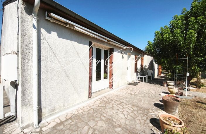 Maison de plain-pied  4 chambres  120 m²  Lencloître — photo 3