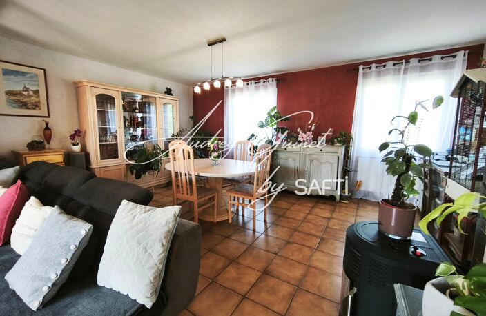 Maison de plain-pied  4 chambres  120 m²  Lencloître — photo 5