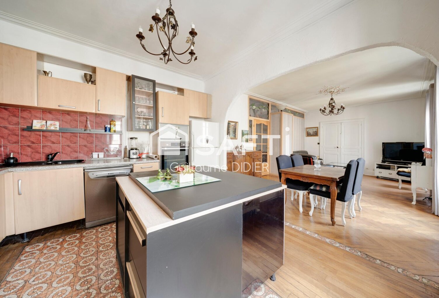 Appartement de 84 m²  4 pièce(s)   54000 NANCY — photo 1