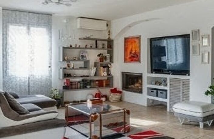 Vente Maison/villa 7 pièces — photo 2
