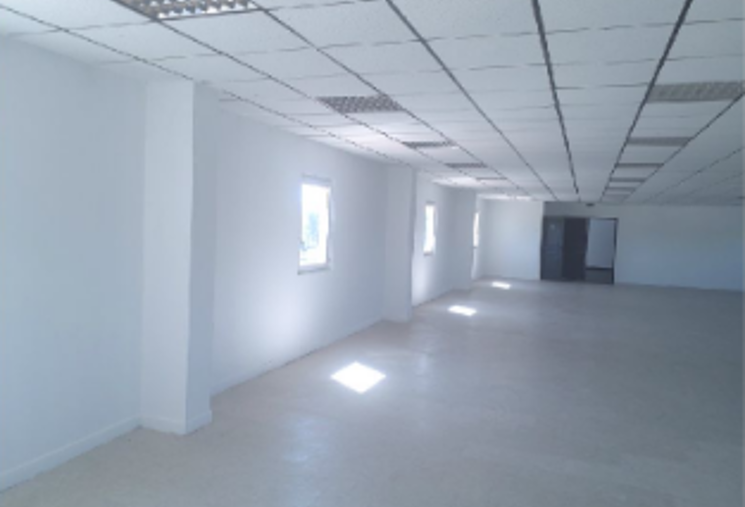 Location Local / Bureau de 290 m2 à Vendargues — photo 1