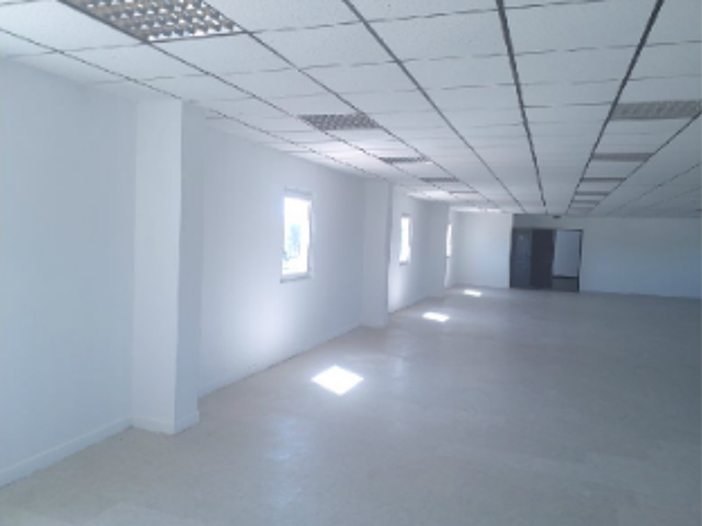 Location Local / Bureau de 290 m2 à Vendargues — photo du bien