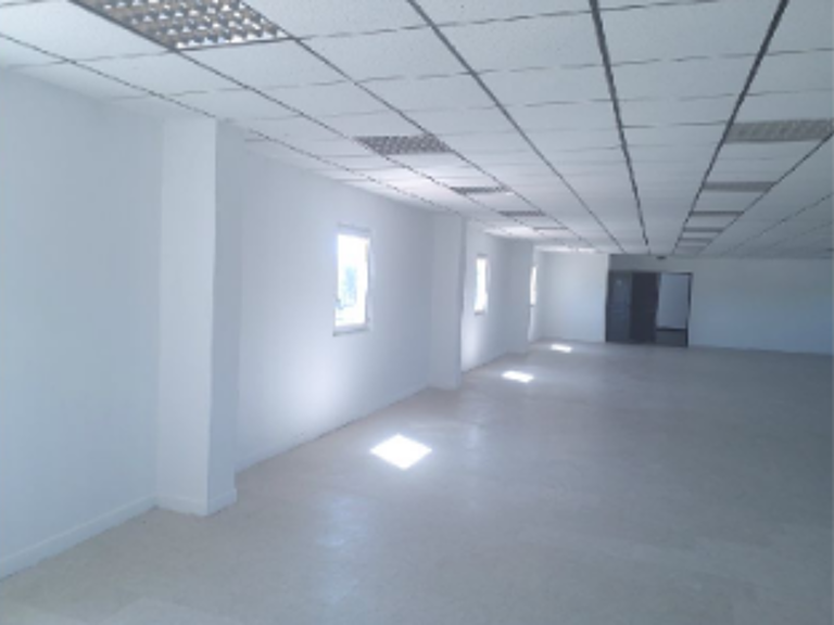 Location Local / Bureau de 290 m2 à Vendargues — photo 1