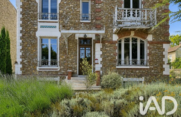 Vente Maison/villa 9 pièces — photo 2