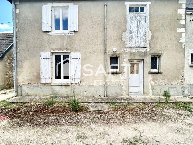 Maison ancienne à rénover avec dépendances et beau potentiel d'aménagement — photo 1