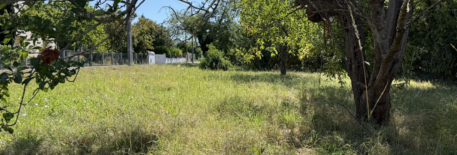 Terrain  897 m² à vendre à Saintry-sur-Seine (91250)