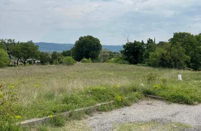 Terrain plat viabilisé et bien exposé  Prêt à bâtir — photo du bien