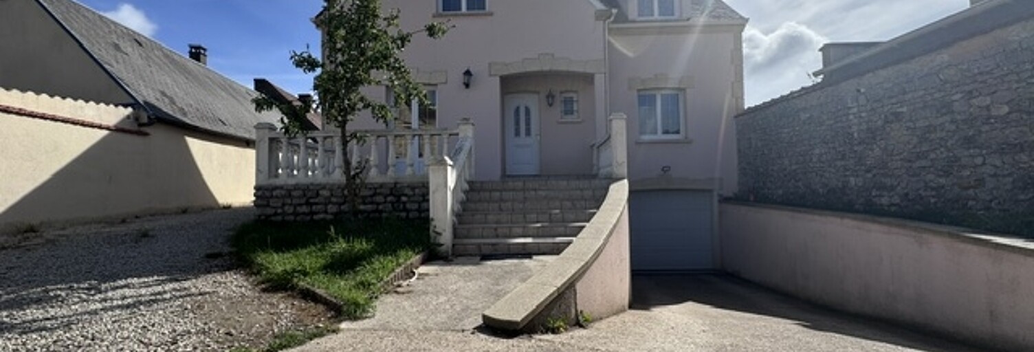 Maison 5 Pièces 139 m² à louer à Ymonville (28150)