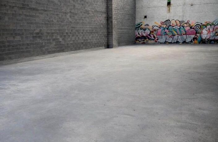 Location Hangar 350 m&sup2; — photo 2
