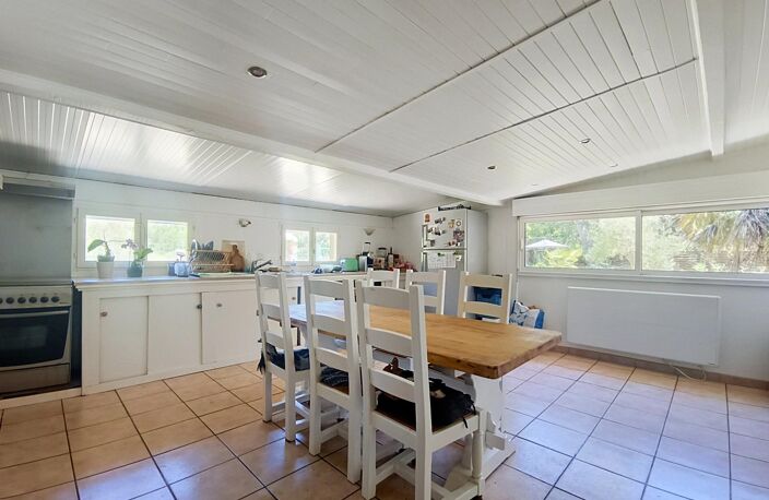 MAISON FAMILIALE AVEC PISCINE SUR 1.4 HECTARE DE TERRAIN — photo 4