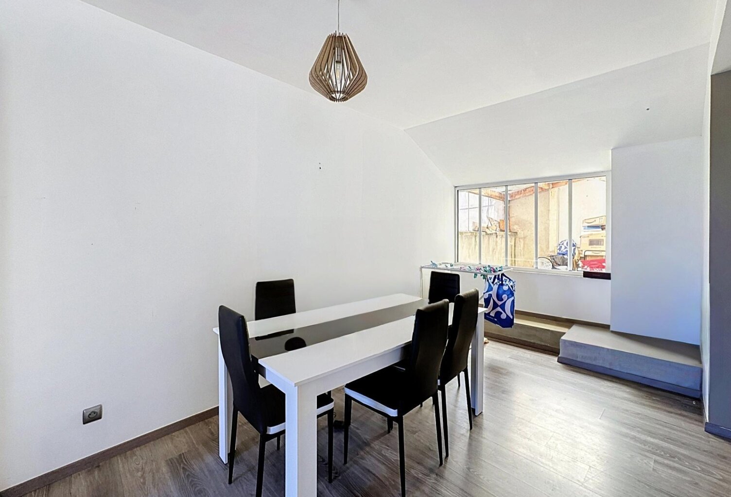 IMMEUBLE DE RAPPORT  3 LOGEMENTS LOUÉS  CENTRE-VILLE DE SABLÉ-SUR-SARTHE — photo 1
