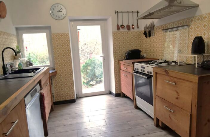 Vente Maison/villa 8 pièces — photo 2