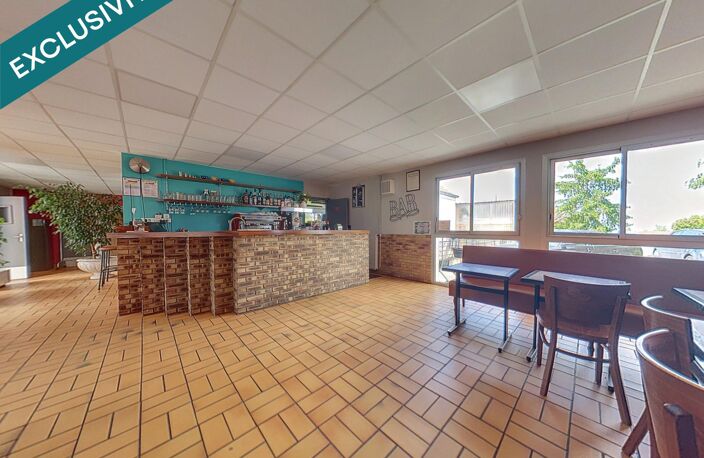 Immobilier commercial 400 m2, appartement 65 m2, terrain/parkings 9199 m2 — photo 2