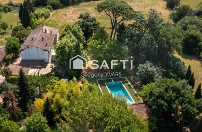 Bastide provençale de 335 m² avec annexes et piscine — photo du bien