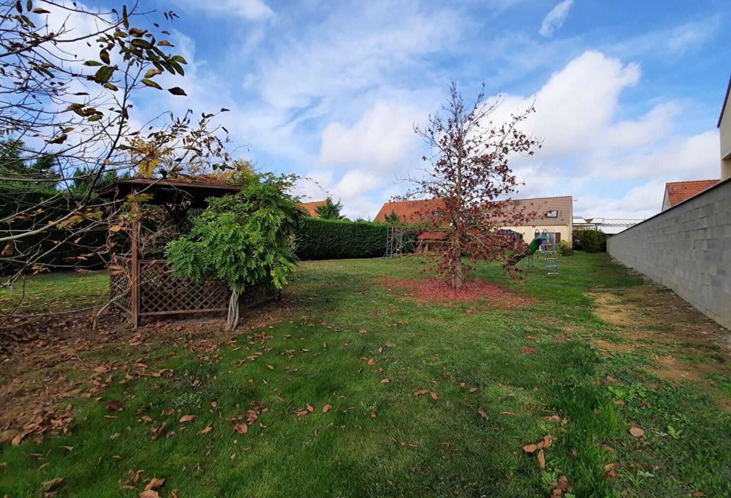 Situé dans la charmante commune de Varennes-sur-Seine (77130) — photo 1