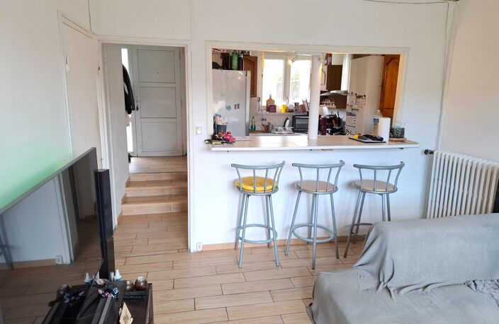 Maison mitoyenne vendu louée de 85m2 avec jardin, 5 pièces dont 3 chambres — photo 2