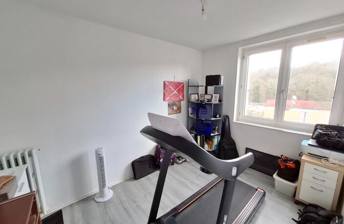 Maison mitoyenne vendu louée de 85m2 avec jardin, 5 pièces dont 3 chambres — photo 4