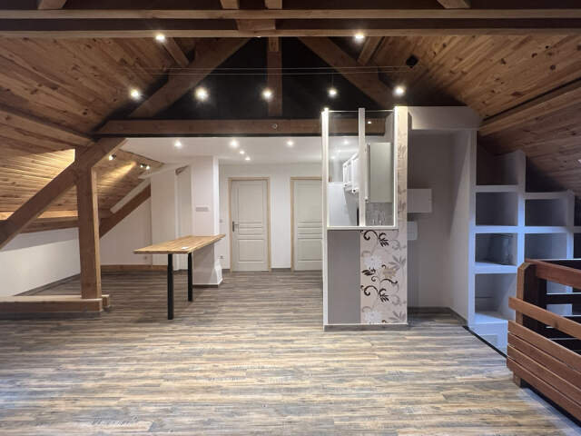Grand appartement T3 avec cave et place de parking — photo du bien