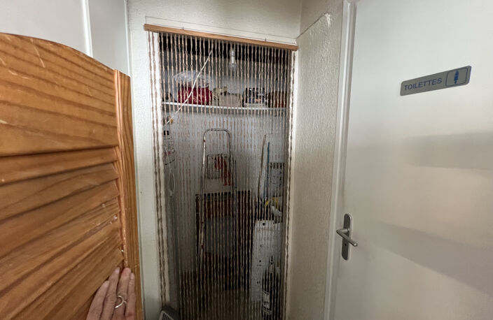 TOULON MOURILLON- Cède Droit au bail tous commerces — photo 2