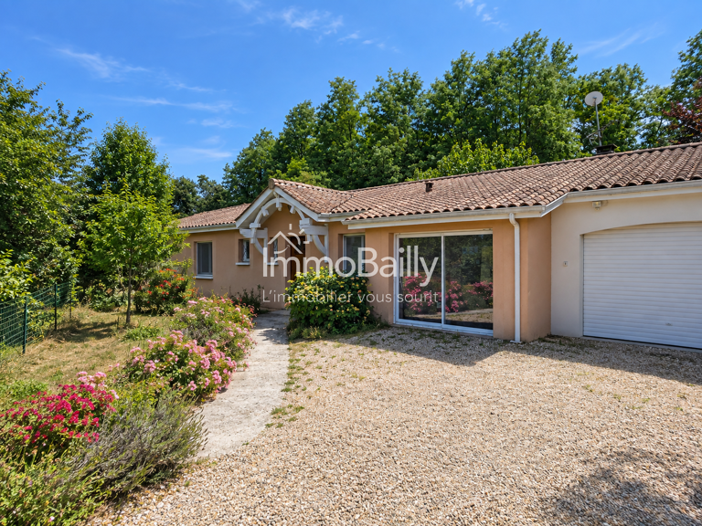 Maison familiale de plain-pied   5 chambres   Terrain de 1 6 — photo 1