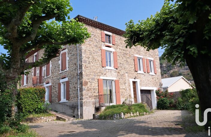 Vente Maison/villa 8 pièces — photo 2