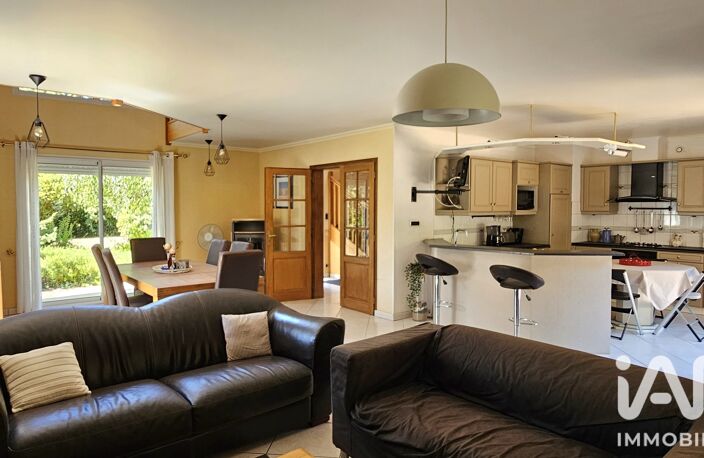 Vente Maison/villa 7 pièces — photo 2