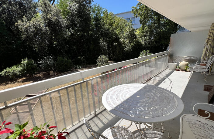 ROYAN - QUARTIER DU PARC - BEL APPARTEMENT T3 AVEC TERRASSE - 78 M2 HABITABLES - 300 M PLAGE ET 200 M COMMERCE — photo 2