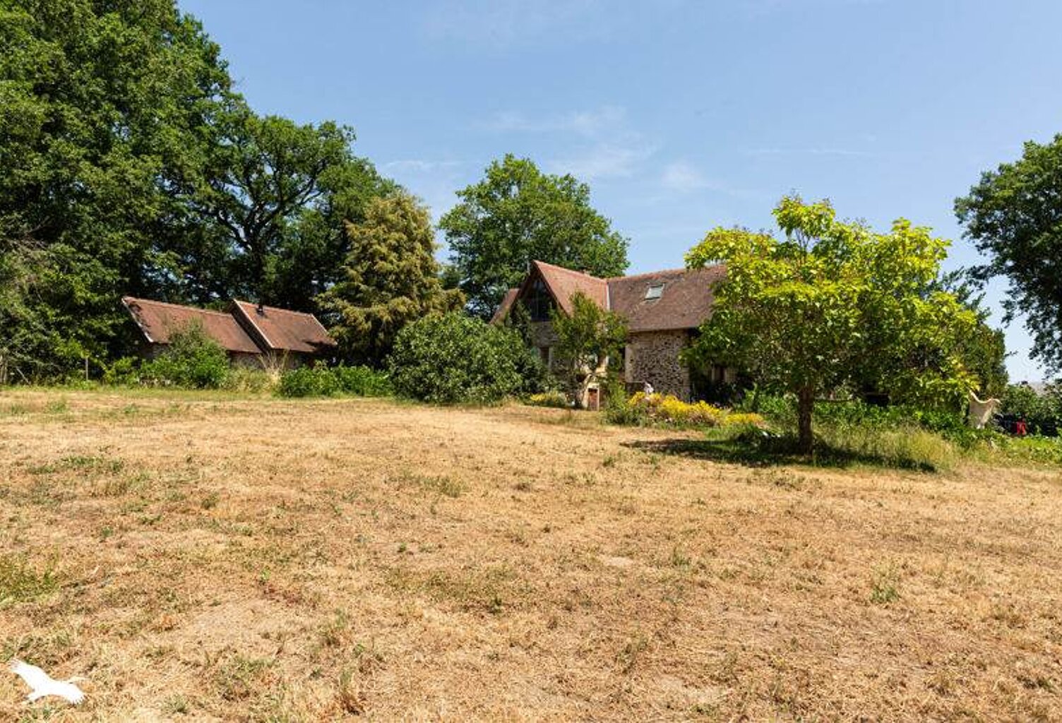 Maison en pierre de 9 pièces principales — photo 1