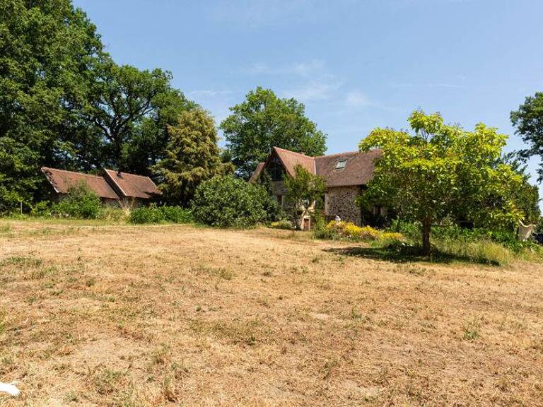 Maison en pierre de 9 pièces principales — photo 1