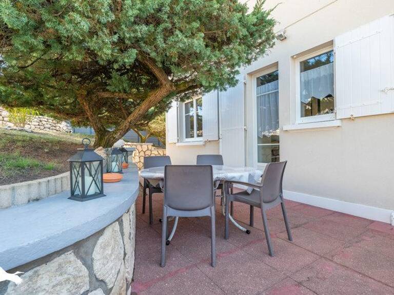 Villa de 7 pièces principales — photo 1