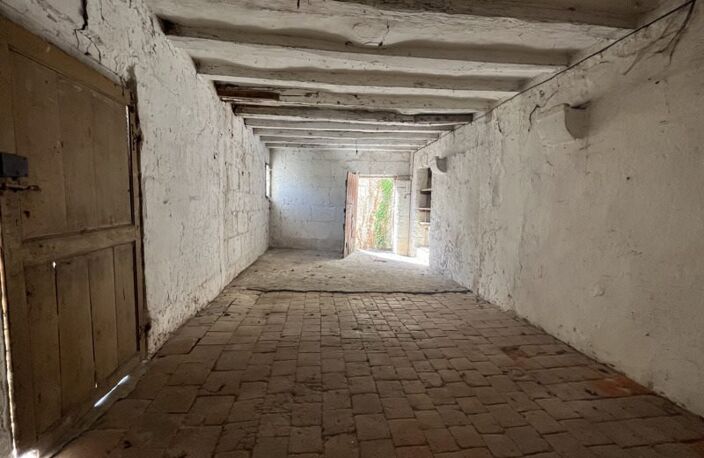 Maison en pierre de 1 pièces principales — photo 3