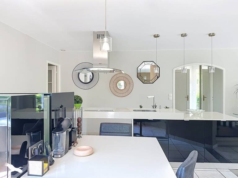 Contemporaine de 6 pièces principales — photo 1