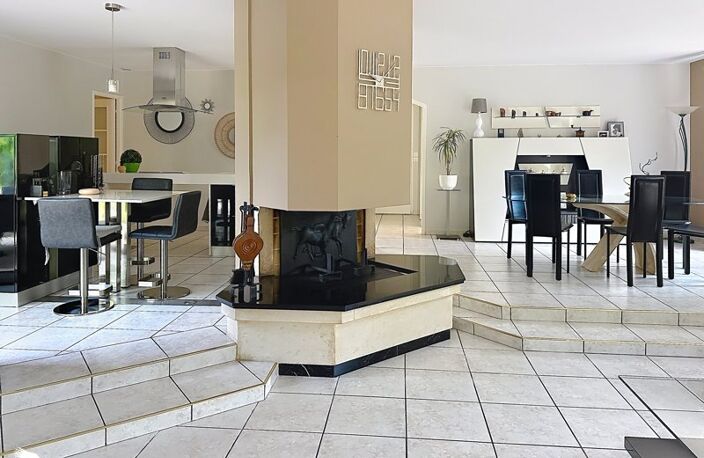 Contemporaine de 6 pièces principales — photo 2