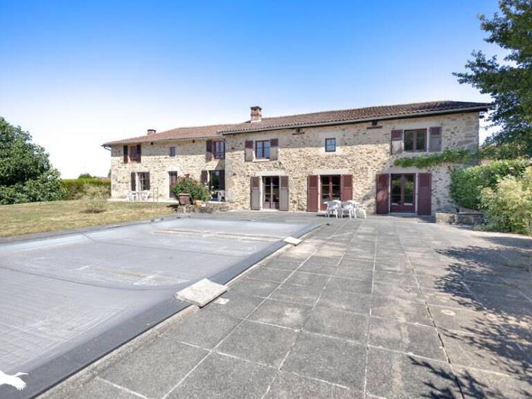 Maison en pierre de 10 pièces principales — photo 1