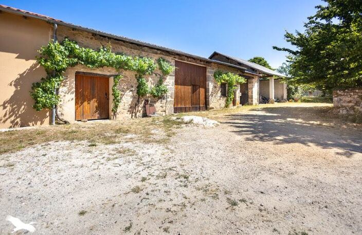 Maison en pierre de 10 pièces principales — photo 2