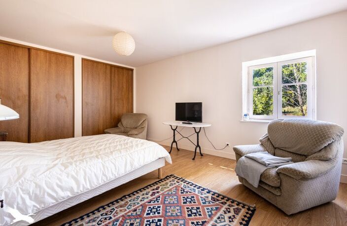 Maison en pierre de 10 pièces principales — photo 4