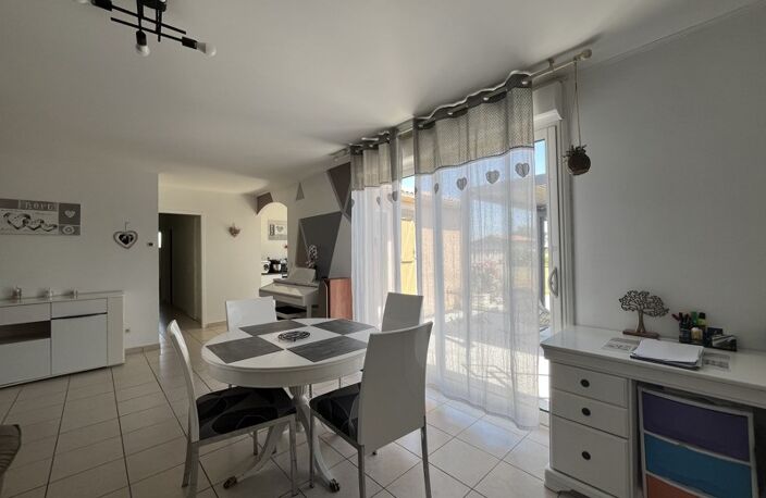 Villa de 5 pièces principales — photo 2