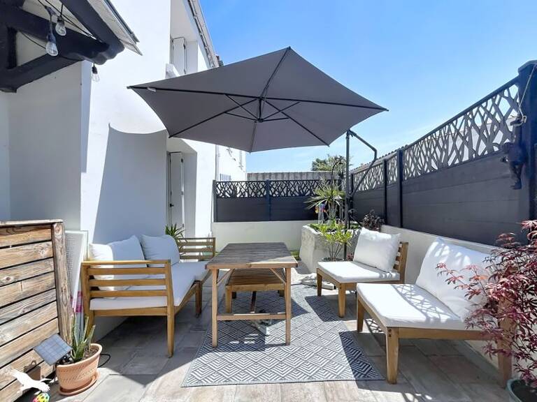 Maison en pierre de 4 pièces principales — photo 1