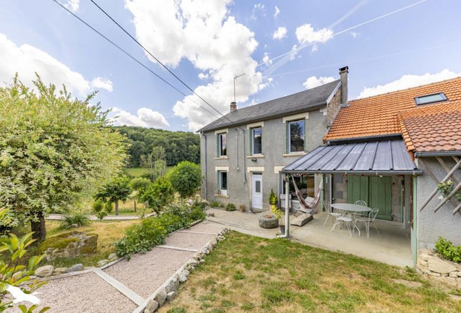 Maison en pierre de 6 pièces principales — photo 1
