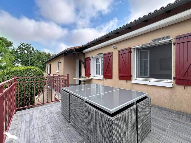 Pavillon de 8 pièces principales — photo du bien