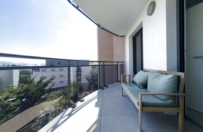 ROQUEBRUNE-CAP-MARTIN : APPARTEMENT  AVEC TERRASSE ET PARKIN — photo 4